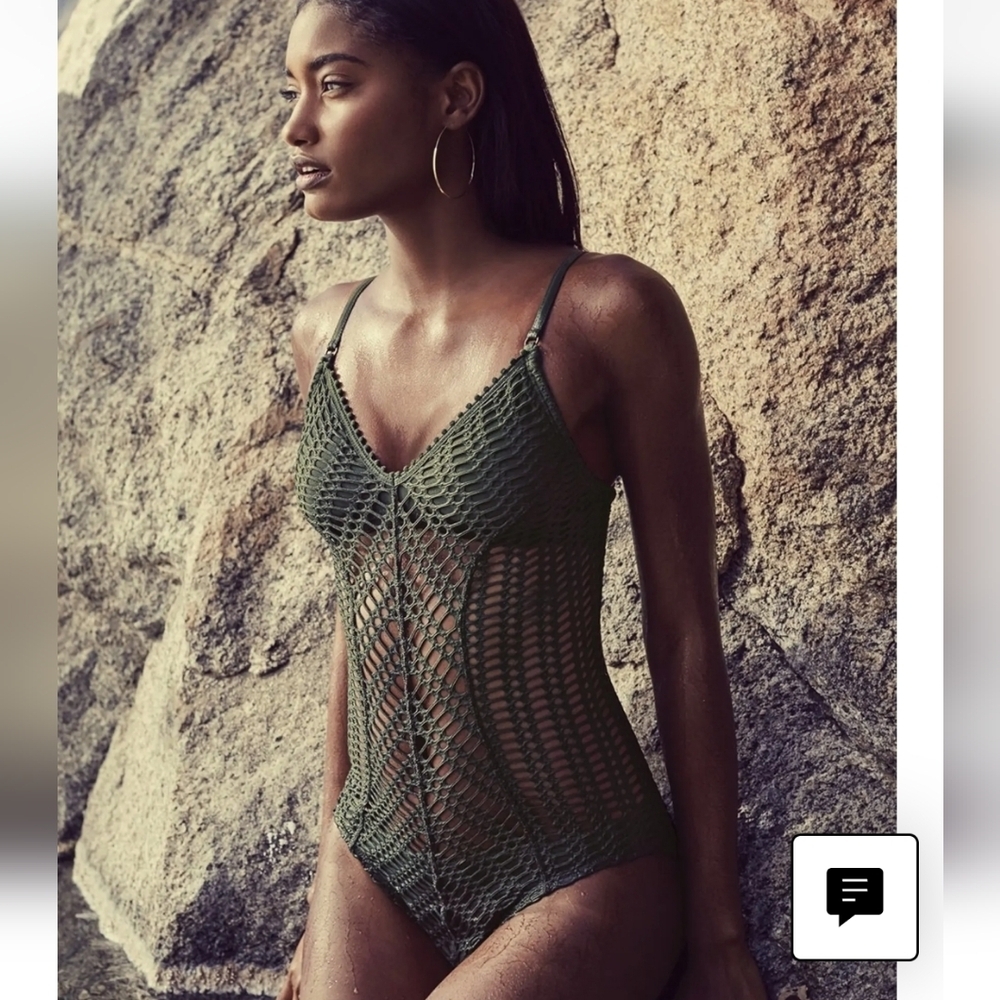 ROBIN PICCONE SOPHIA NWT ONE PIECE SWIMSUIT SIZE 14